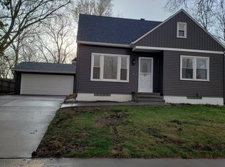 2020 18th St SW, Cedar Rapids, IA 52404