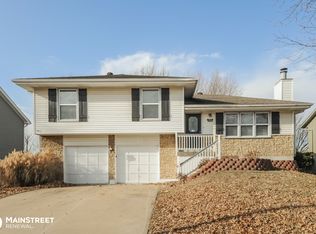 113 N Janell Dr, Olathe, KS 66061
