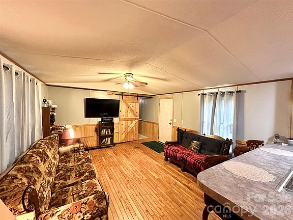 5th image of 492 Chestnut Mountain Rd