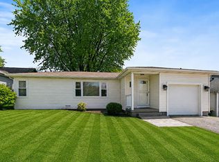 378 Council Trl, Lake In The Hills, IL 60156