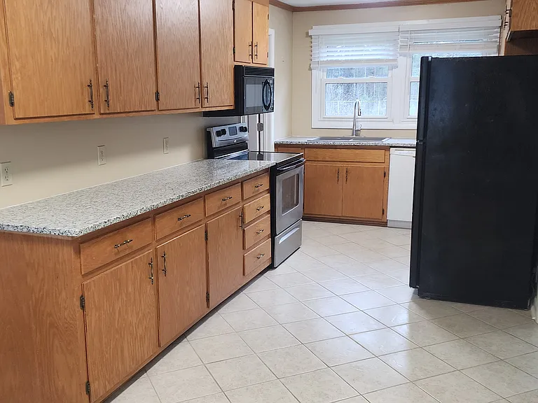 111 Brookwood Cir — Photo 3