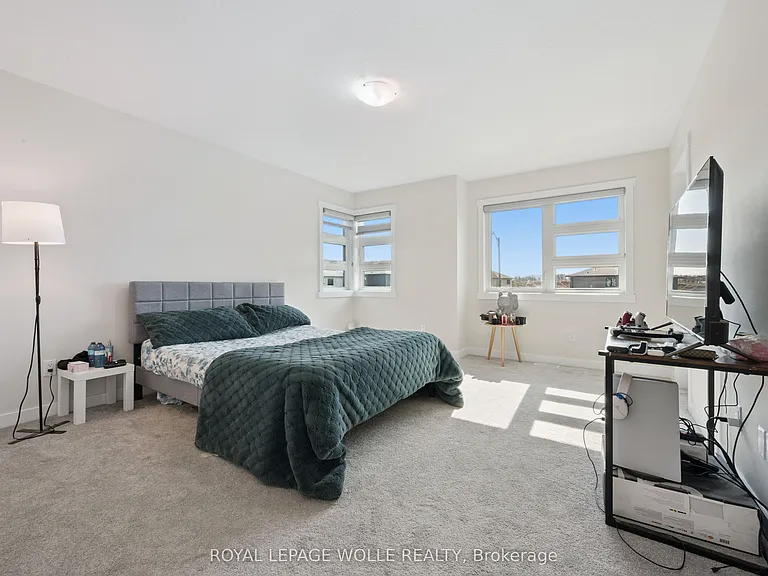 40 Moon Cres — Photo 19