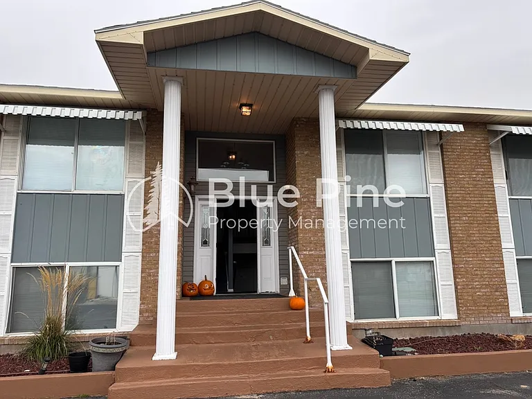1916-1930 Henryanna Ave #1928 — Photo 8