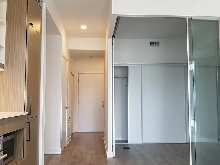 20 Edward St #2420 — Photo 9