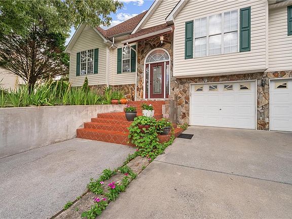4th image of 391 Wildwood Cir SE