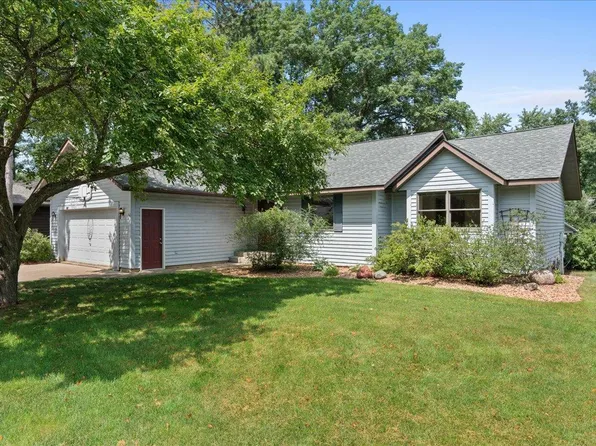 908 Bluebird Ct N, Hudson, WI 54016