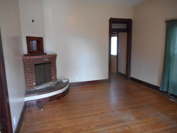 2nd image of 114 S Elder Ave