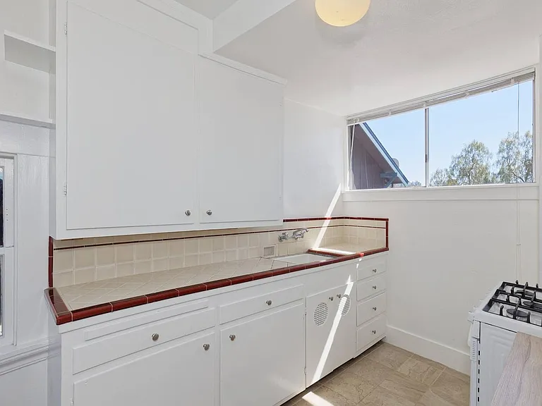 5807 Lawton Ave #UPPER — Photo 12