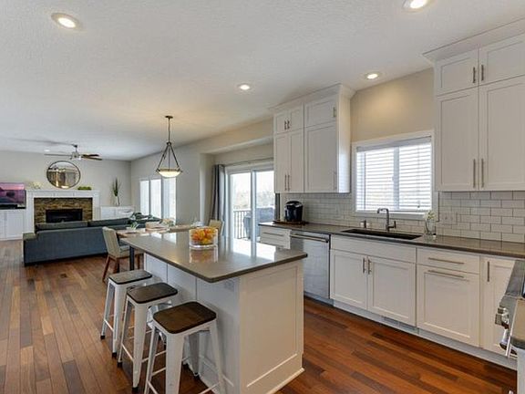 2nd image of 2916 Eagle Valley Dr