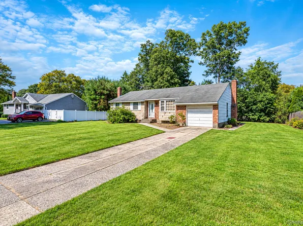 3 June Street, Hauppauge, NY 11788