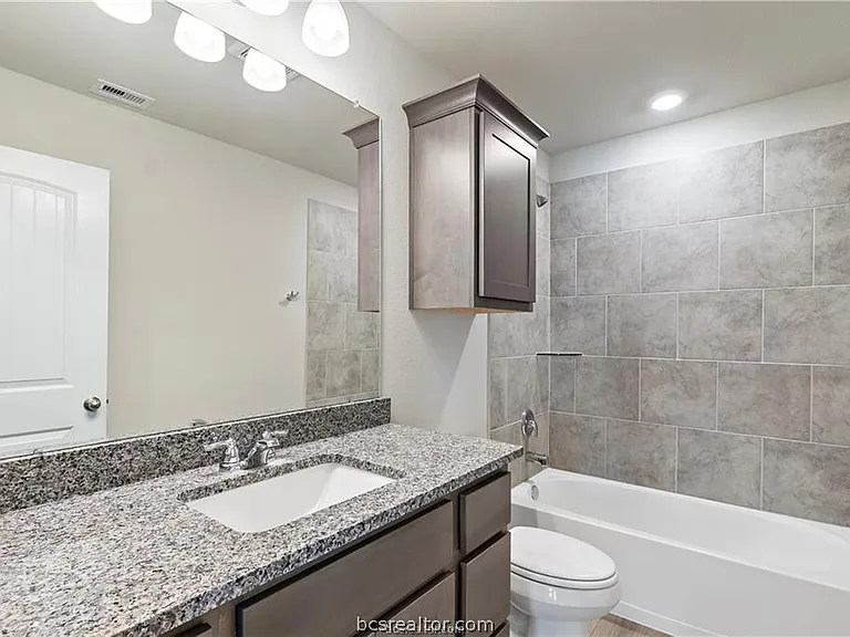 2119 Chief St — Photo 13