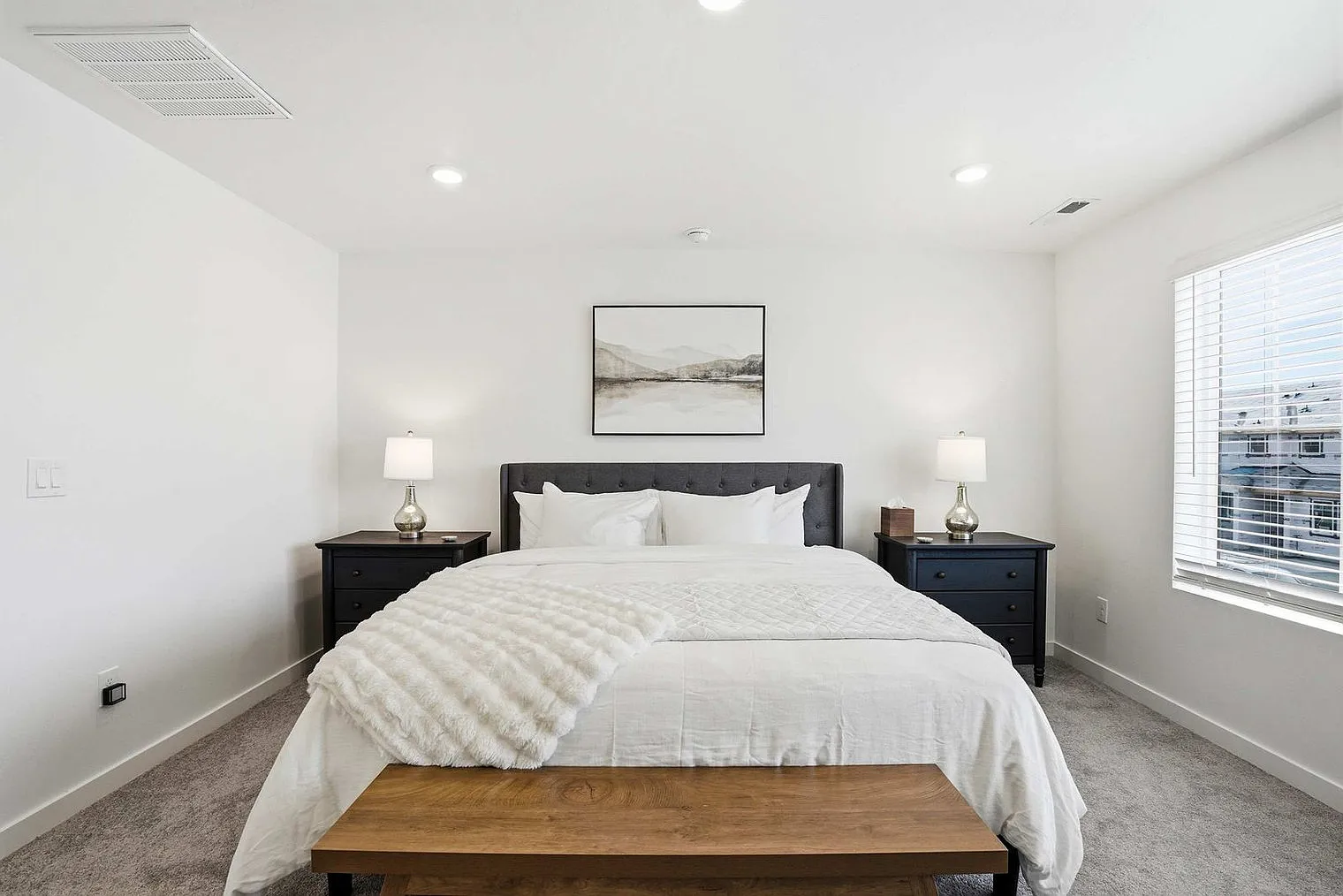 4 bed, 2.0 bath, 1926 sqft, $4,885 — Photo 3