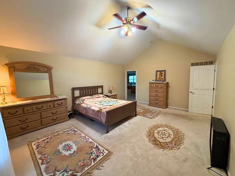 6028 Meadowview Dr — Photo 20