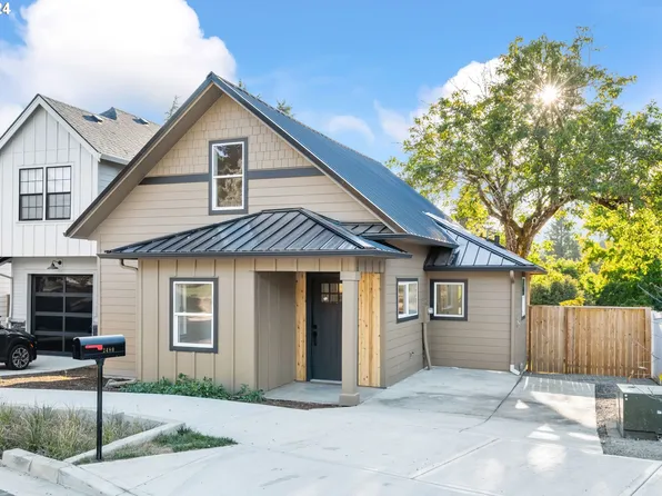 2480 Debok Rd, West Linn, OR 97068