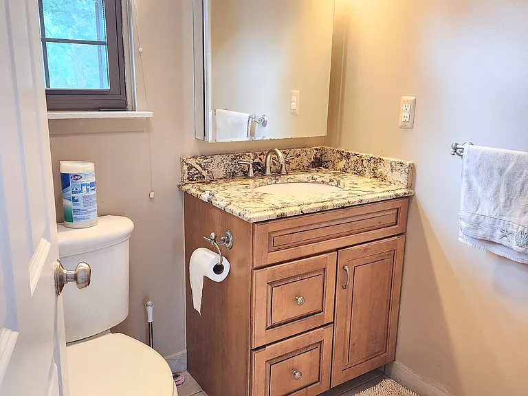 882 Randall Dr — Photo 6