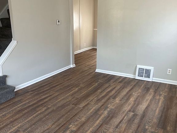 2nd image of 1404 20th St NE #1404