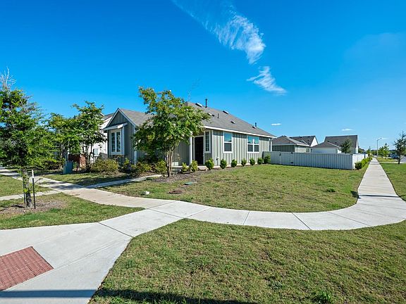 3rd image of 300 Hortus Dr