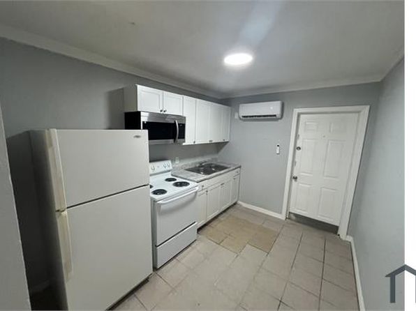 2371 Edwin St NE APT C