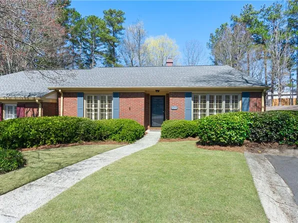 6421 Deerings Ln, Peachtree Corners, GA 30092