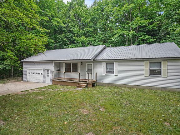 3rd image of 18320 Fewins Rd