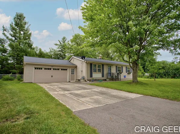2864 Mustang Ct NE, Grand Rapids, MI 49525