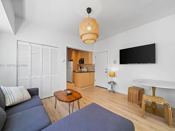 2nd image of 227 1st St APT 6