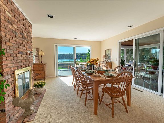 4th image of 1000 Beachwood Ln