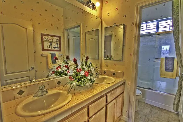 2691 Hutchings Dr — Photo 2