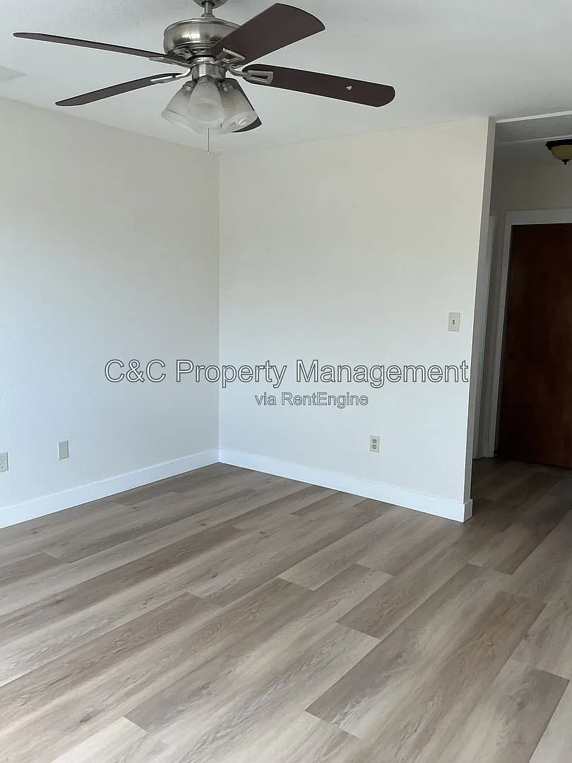 3 bed, 2.0 bath, 1235 sqft, $2,350 — Photo 2