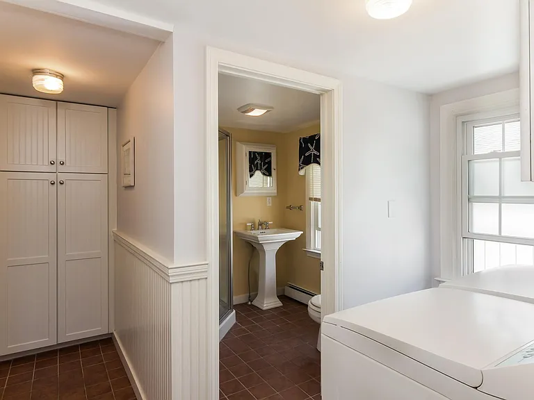 52 Overshores Dr E — Photo 15