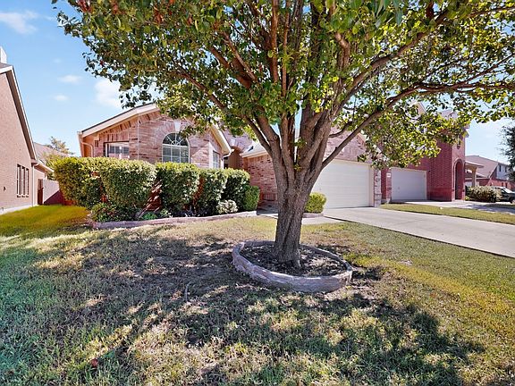 2nd image of 1027 Shackelford Ln