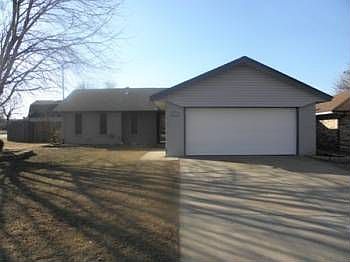 1st image of 1208 Oakwood Dr