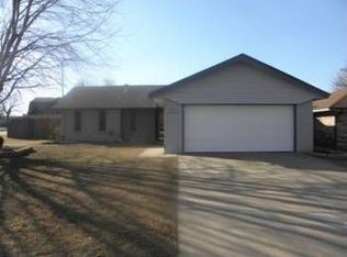 1208 Oakwood Dr, Yukon, OK 73099