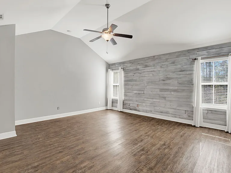 135 Bowridge Dr — Photo 16