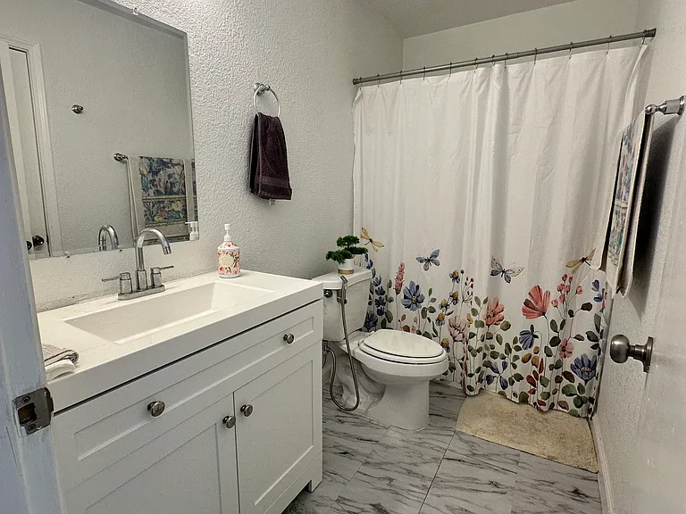 1350 N Escondido Blvd N #18 — Photo 22