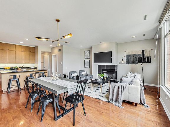 2nd image of 2716 N Ashland Ave APT 3