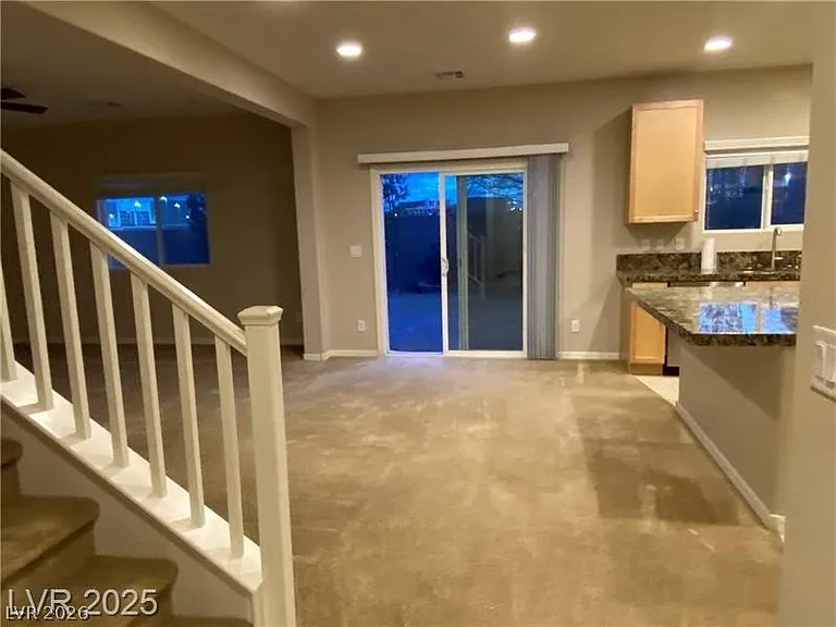 8065 Ancient Oaks Ave — Photo 4
