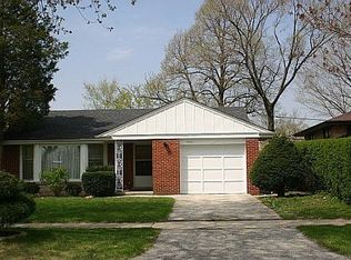9406 Kilbourn Ave, Skokie, IL 60076