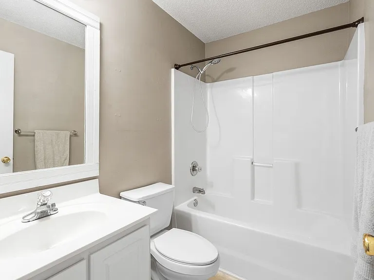 4681 Southgate Pkwy — Photo 18