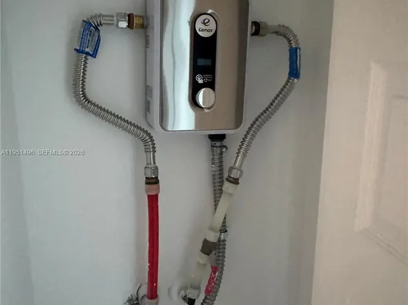 8363 NW 41st St, Miami, FL