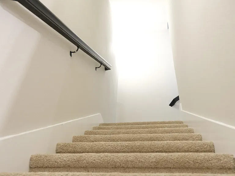 332 Blackthorne Dr — Photo 12
