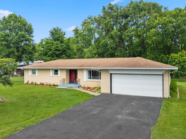 10751 N Rainbow Ln, Mooresville, IN 46158