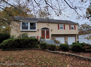 37 Buckingham Dr, Jackson, NJ