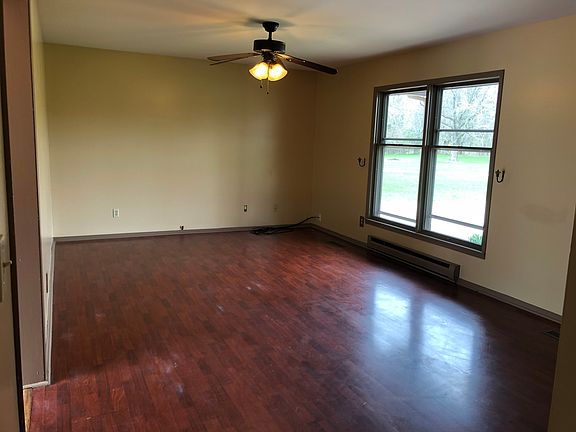 3rd image of 347 Cedar Crest Ln