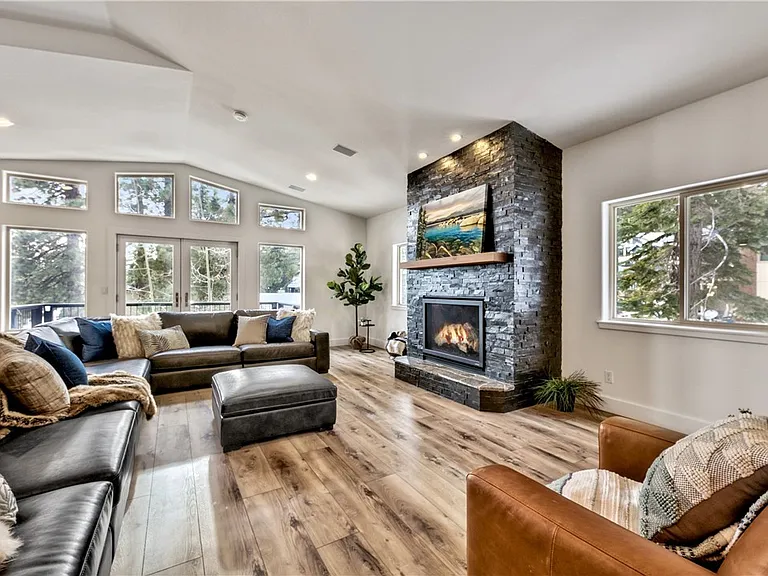 997 Dorcey Dr — Photo 3