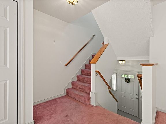 3rd image of 14 Lions Ln #1801