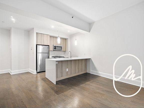 3rd image of 15 Park Row #5M