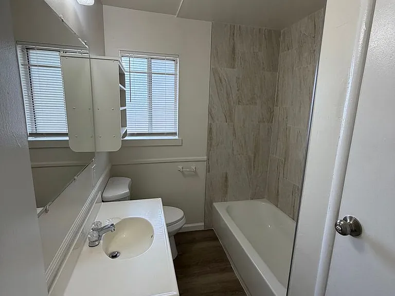 1409 Roberts Ave — Photo 6