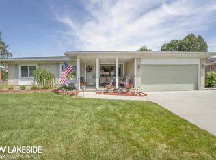 5518 Shale Dr, Troy, MI 48085