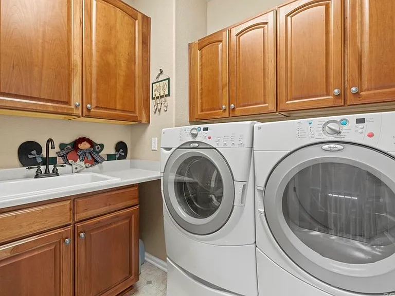 10350 Nottingham Dr — Photo 8